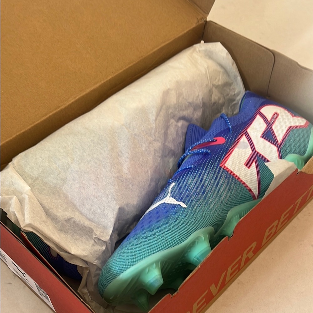 BNIB Puma Future 7 Ultimate FG/AG bluemazing-puma white colorway. Size 12.5